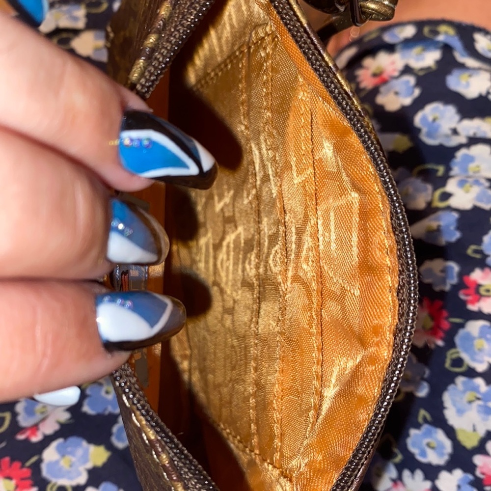 KATHY VAN ZEELAND WRISTLET GOLD~COMES WITH CHARM - Picture 7 of 7